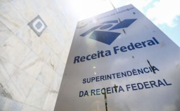 Receita paga nesta terça maior lote de restituição do IR da história