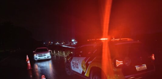 PR-317: Motorista embriagado bate contra viatura da Polícia Rodoviária Estadual